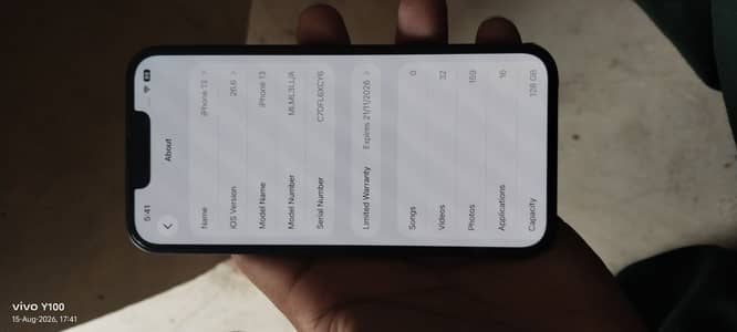 Apple iPhone 13
