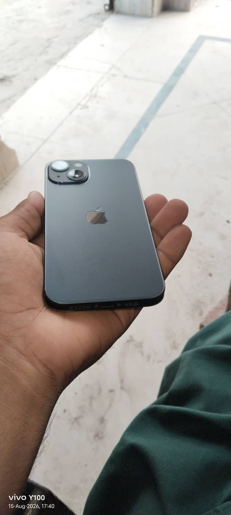 Apple iPhone 13 1
