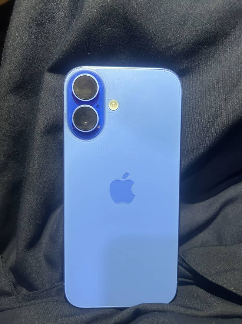 Apple iPhone 16 0