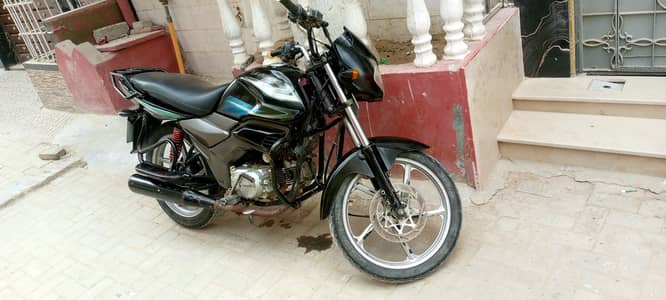 Unique UD 100 2015