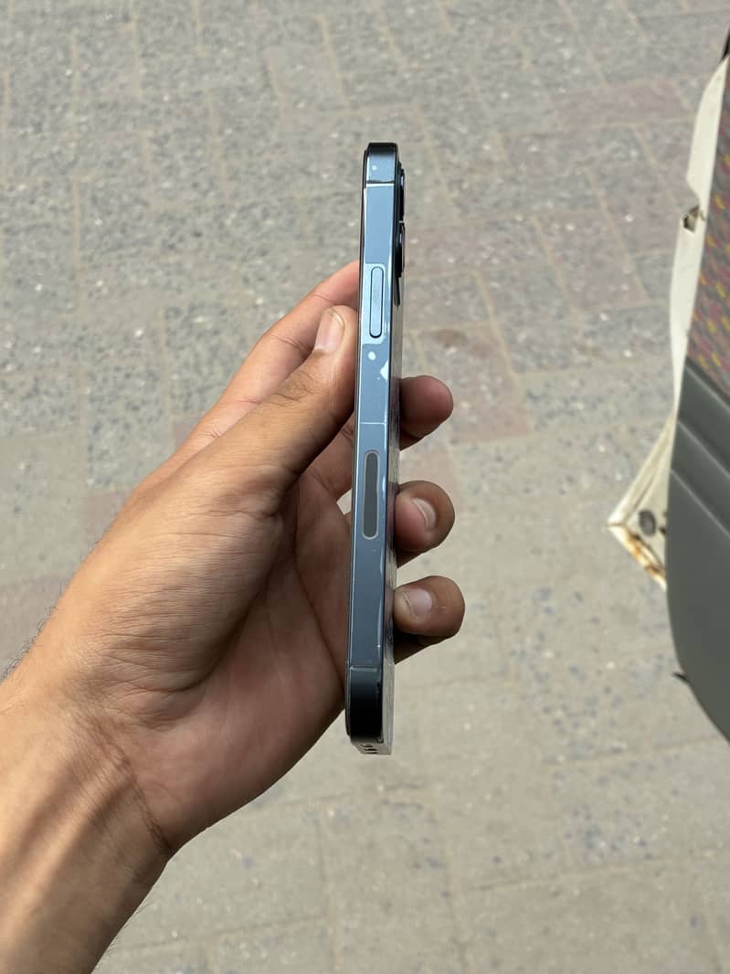 Apple iPhone 12 Pro 1