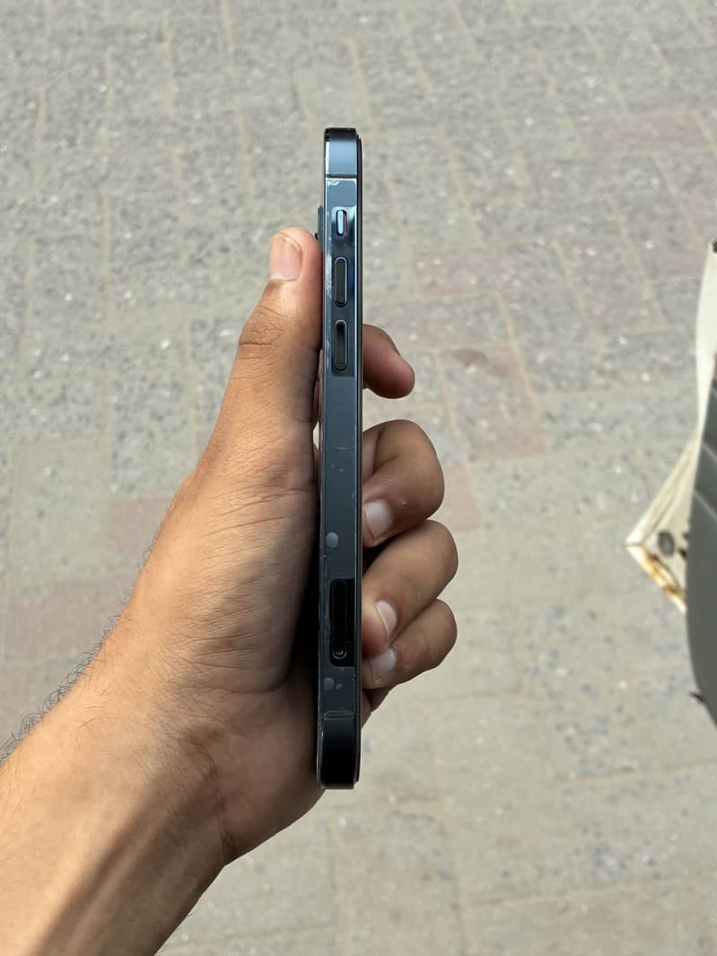 Apple iPhone 12 Pro 4