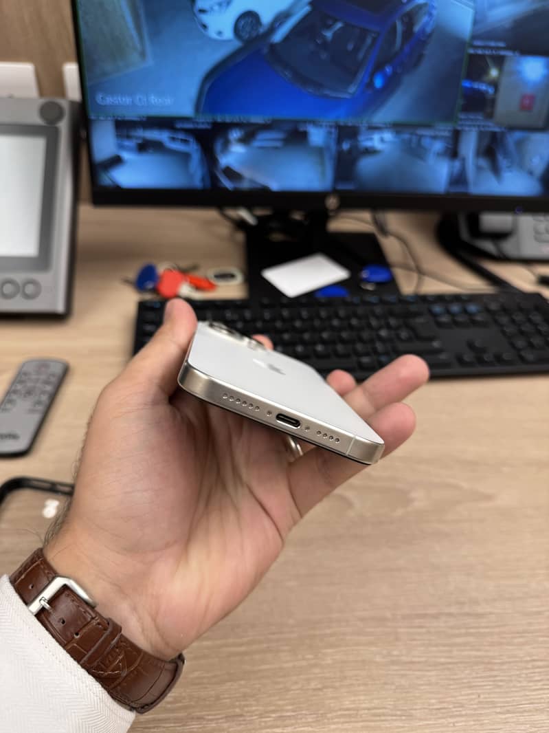 Apple iPhone 15 Pro Max 1