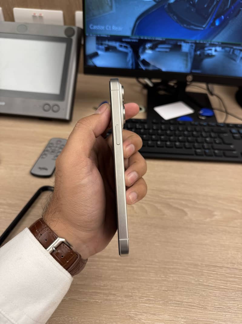 Apple iPhone 15 Pro Max 3