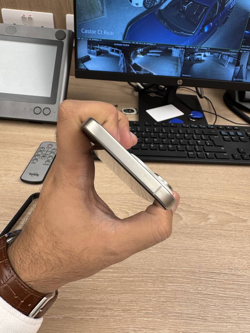 Apple iPhone 15 Pro Max 7