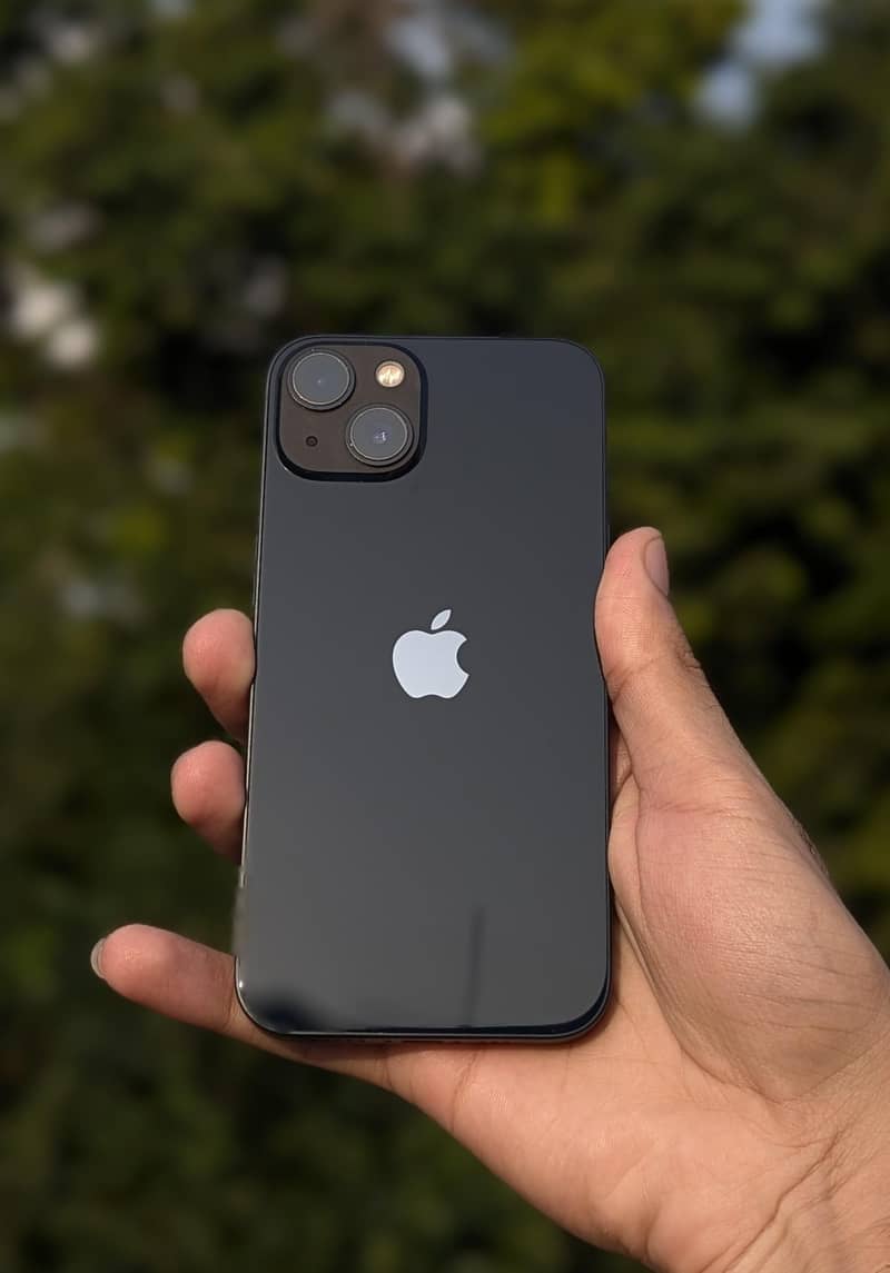 Iphone 13 box pack open 0