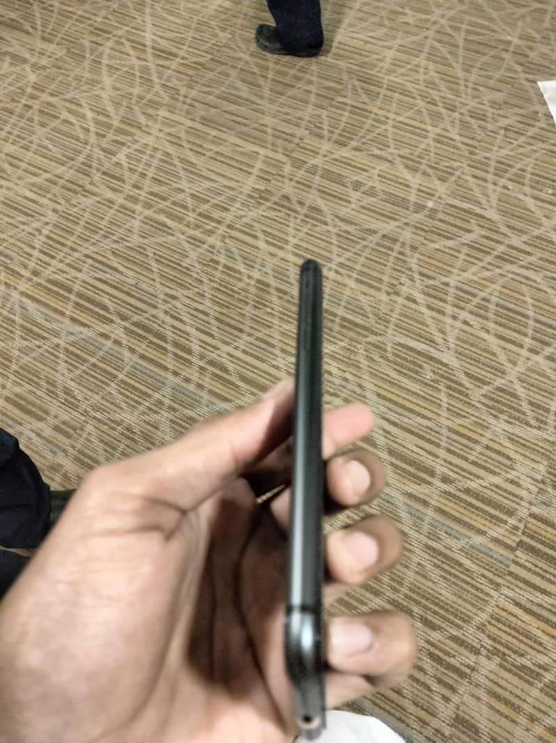 Apple iPhone 8 3