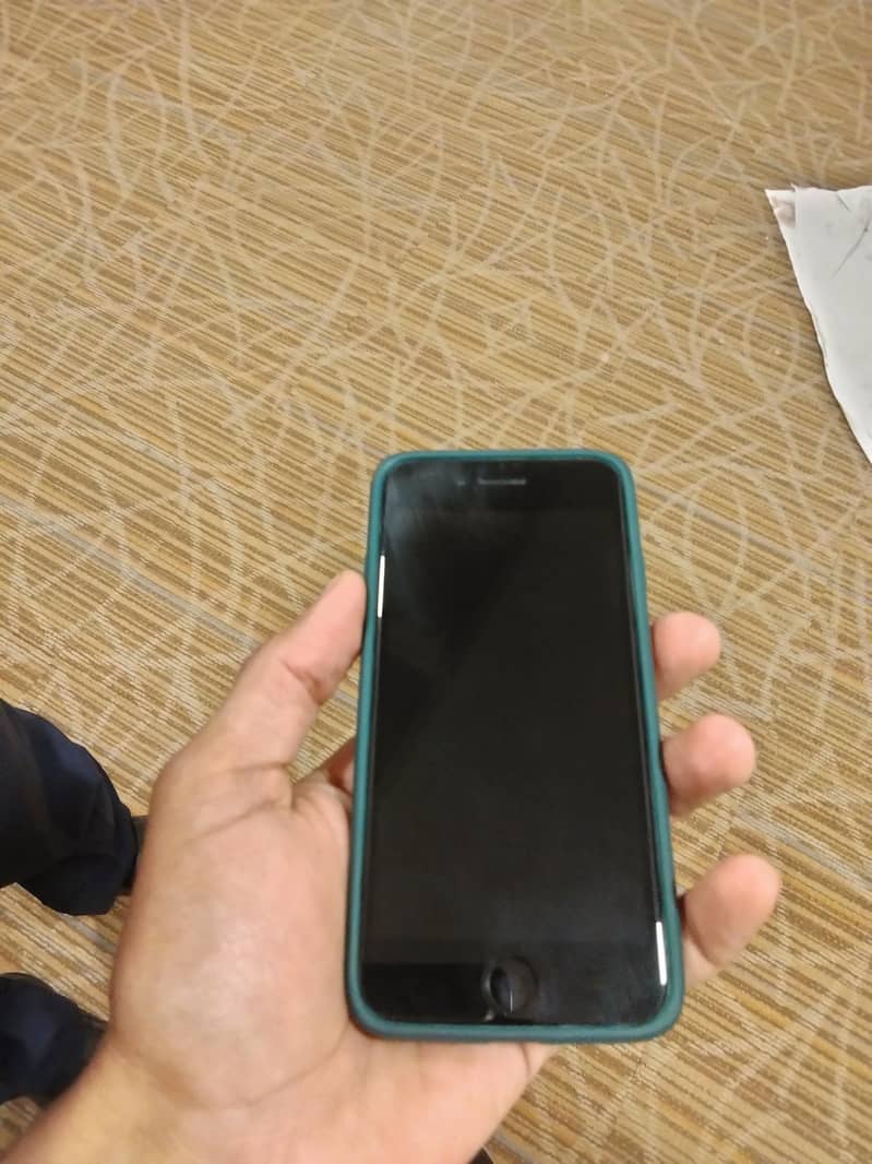 Apple iPhone 8 6
