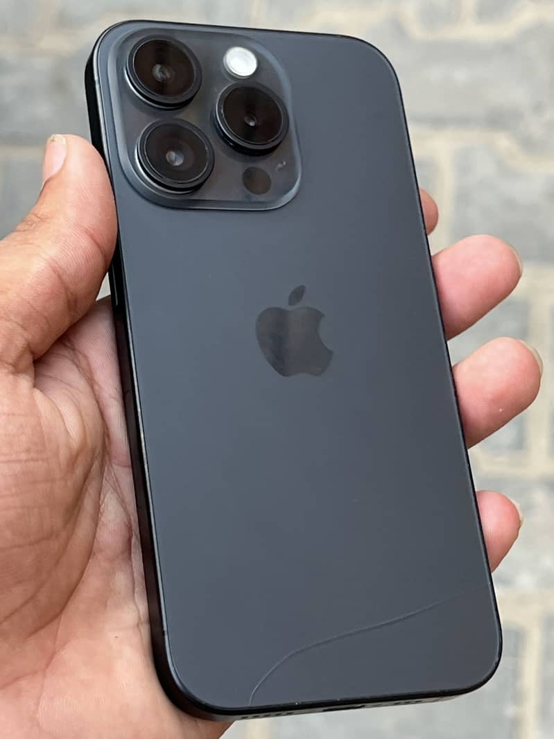 Apple iPhone 15 Pro 0
