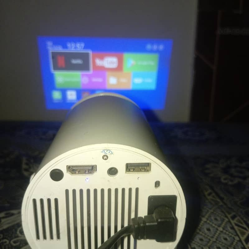 HY300Pro projector 7