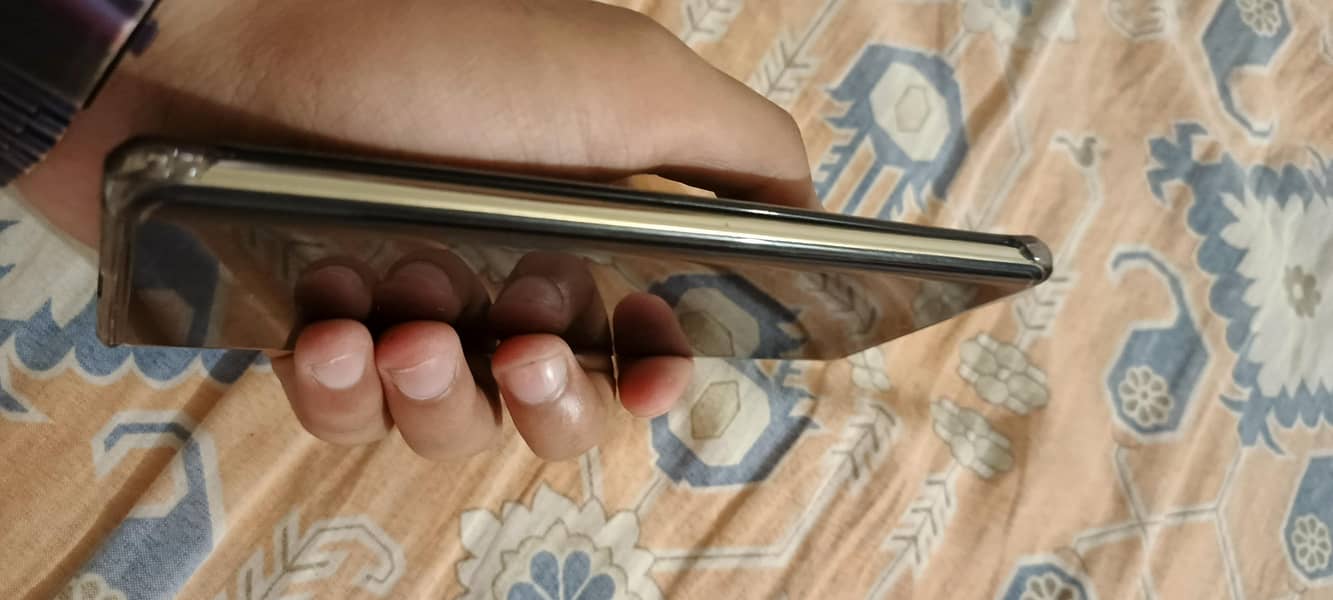 Infinix Note 40 Pro 3
