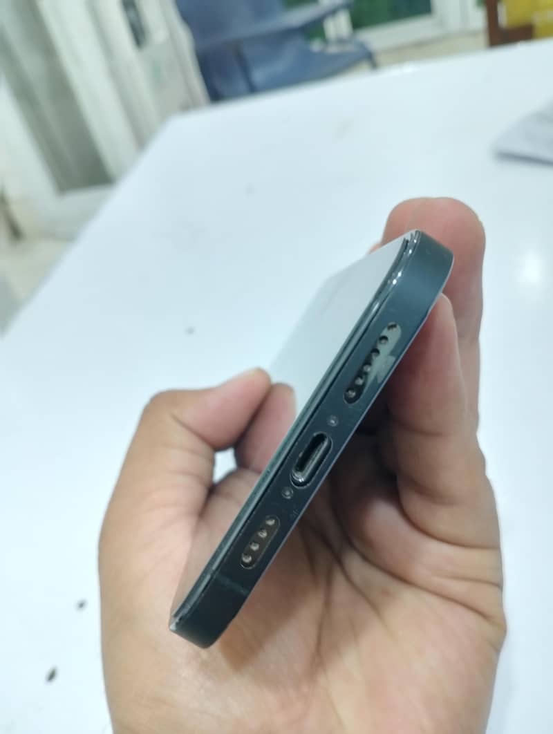 Apple iPhone 12 Pro Max 3