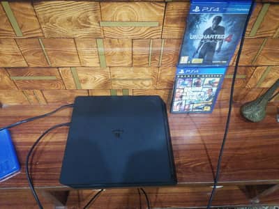 Ps4 with Gta5+Uncharted  4