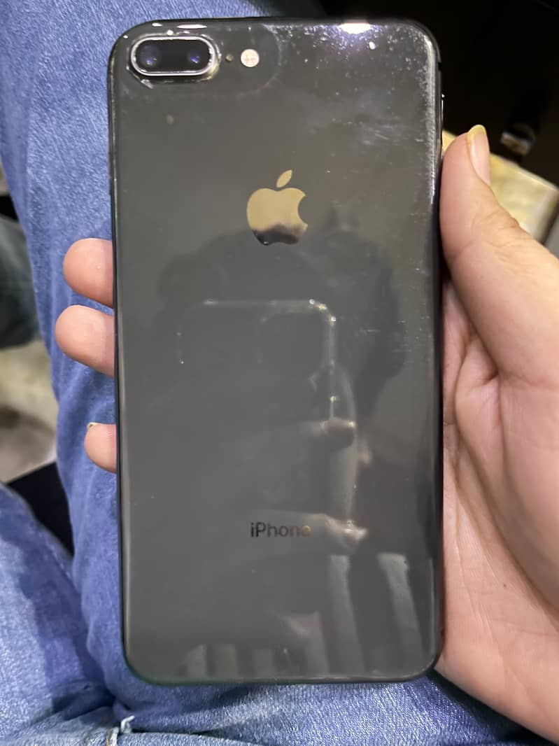 Apple iPhone 8 Plus 3