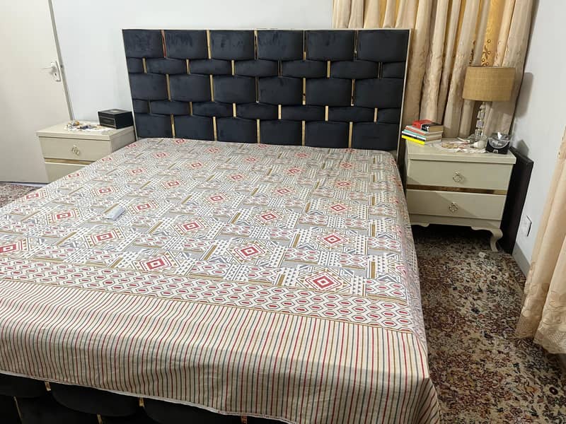 Bed + Side table+ dressing table + Mirror 1