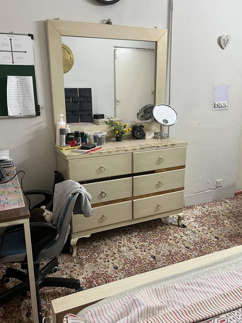 Bed + Side table+ dressing table + Mirror 2