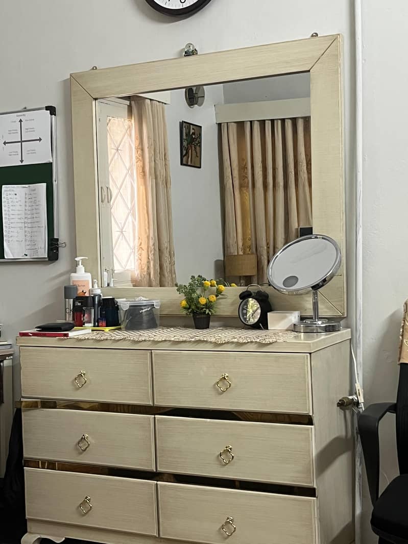 Bed + Side table+ dressing table + Mirror 3