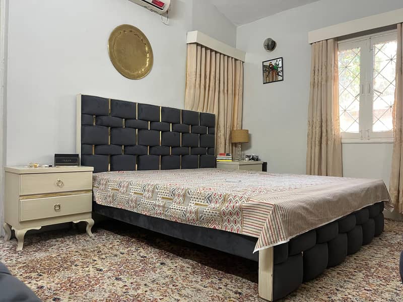 Bed + Side table+ dressing table + Mirror 8