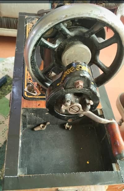 Sarwar sewing machine