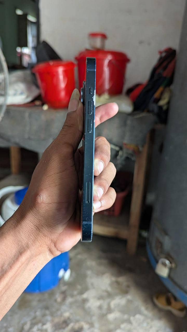 Apple iPhone 13 3