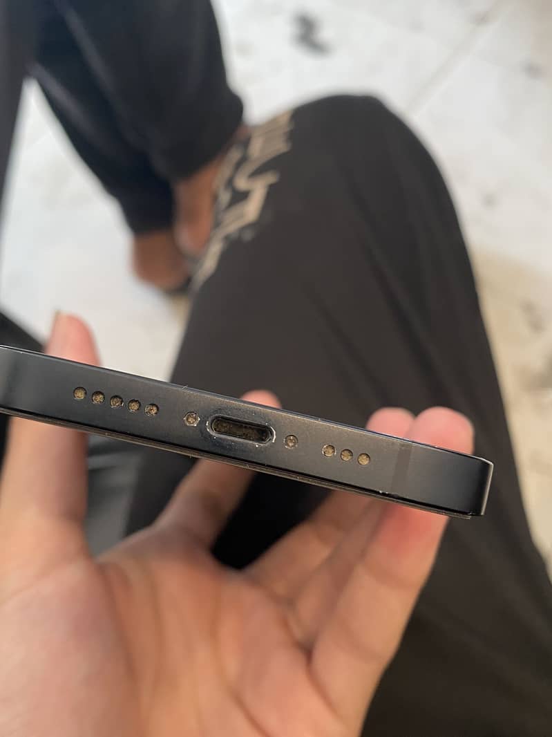 Apple iPhone 13 6
