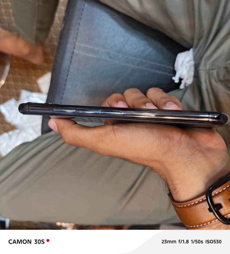 Iphone 11 pro max 4