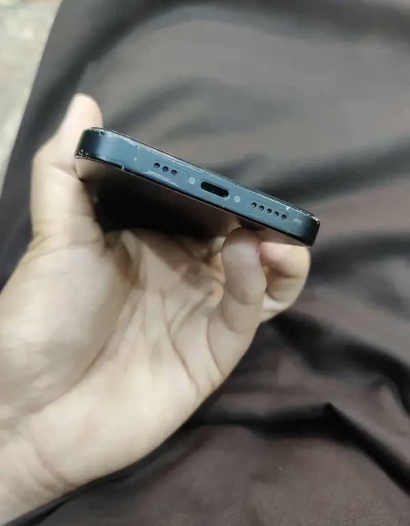 Apple iPhone 13 1