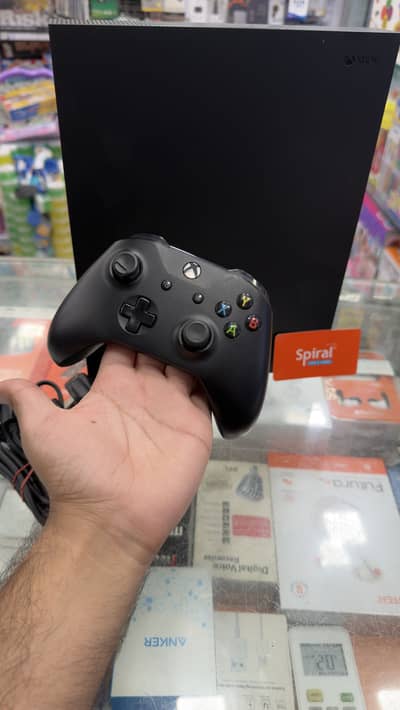 XBOX ONE X 1TB | XBOX ONE X | Xbox One X 1TB | X-Box One X Complete |