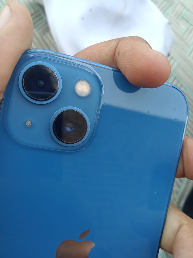 Apple iPhone 13 3