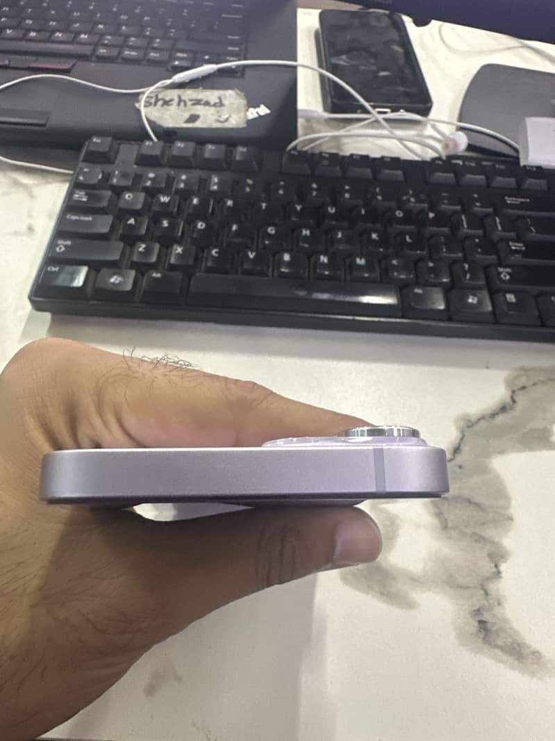 Apple iPhone 14 4
