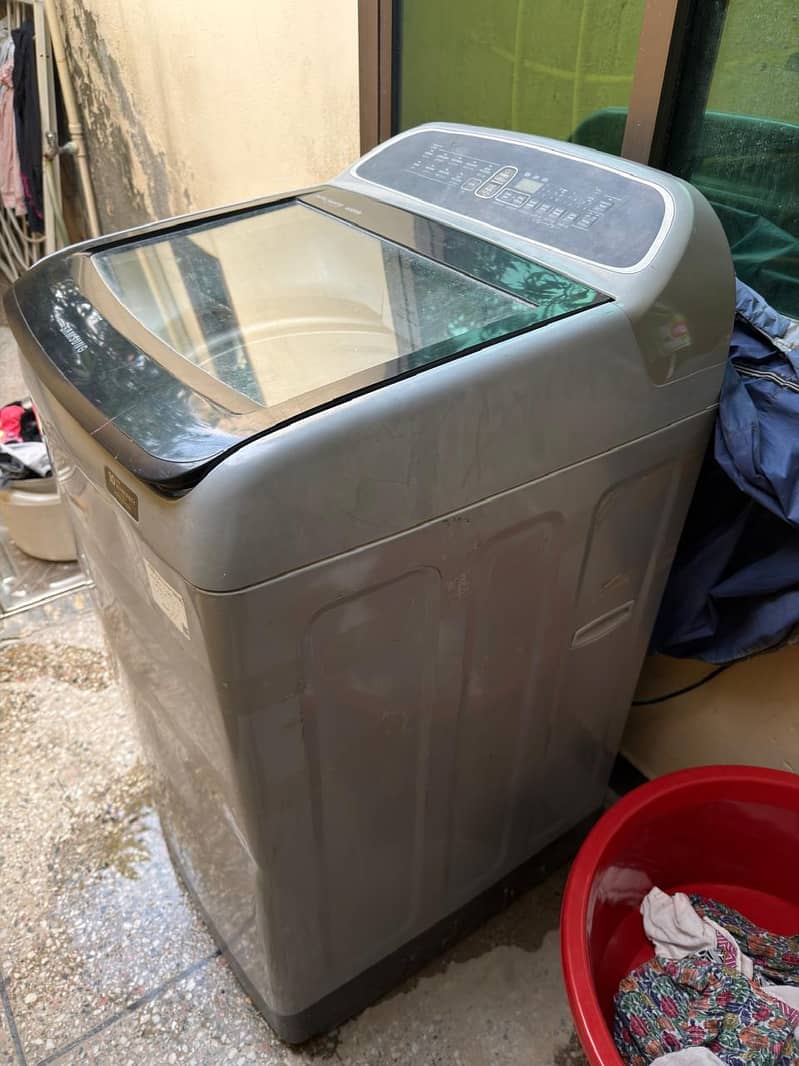 Samsung automatic washing machine. 3