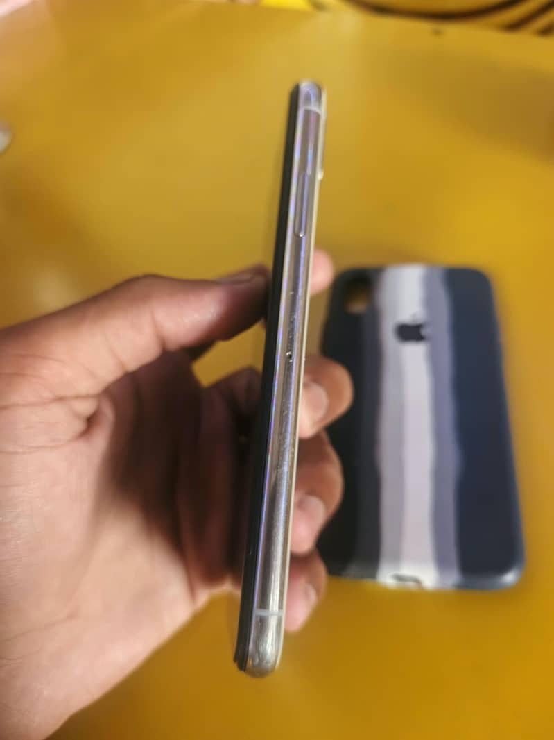 Apple iPhone X 6