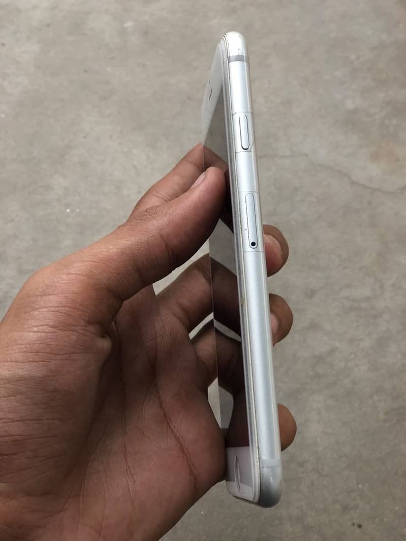 Apple iPhone 8 5