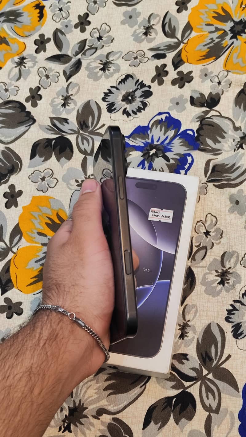 Iphone 16 Pro Max 4