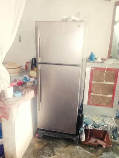 Pell Full Size Refrigerator Urgent Sale