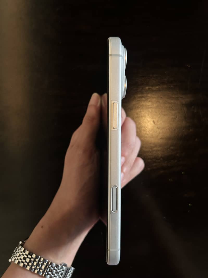 Apple iPhone 17 Pro Max 2