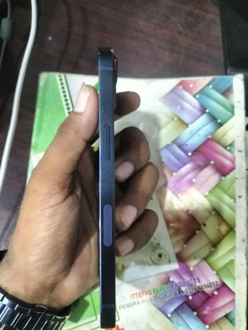 Apple iPhone 13 3