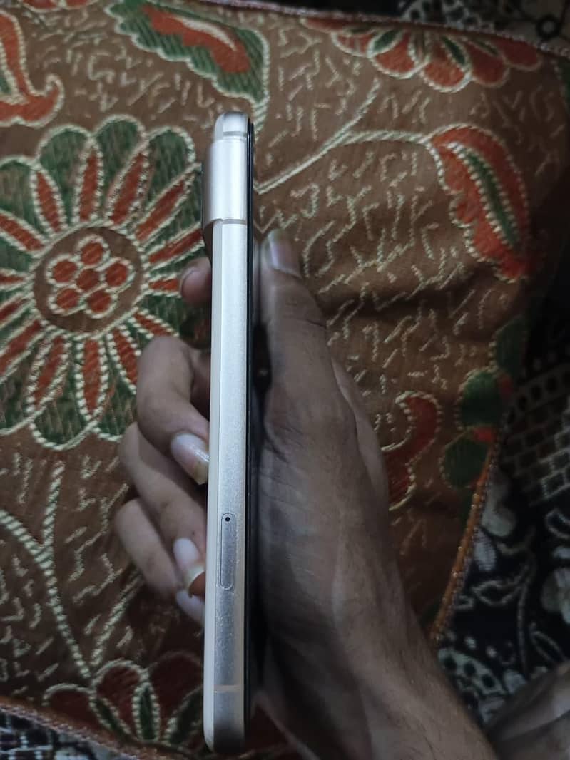 Google Pixel 8 2