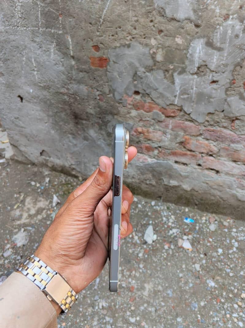 Apple iPhone 14 Pro Max 5
