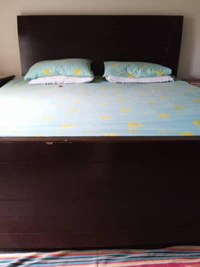 Wooden bed set