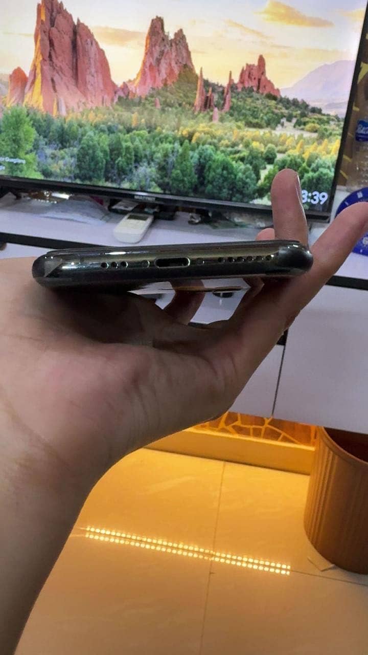 Apple iPhone 11 Pro 5