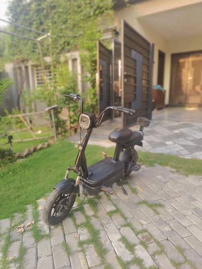 evee flipper Scooty for girls