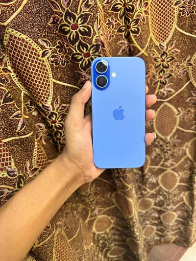 Apple iPhone 16