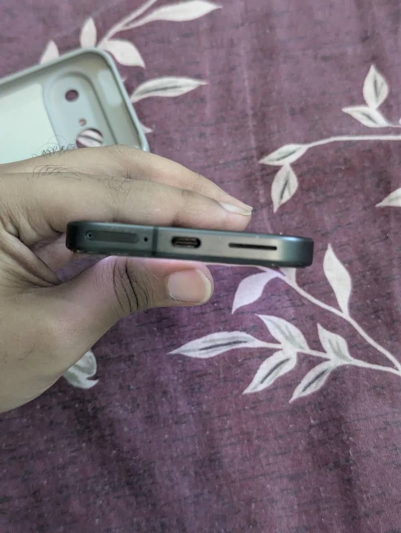 Google Pixel 9 5