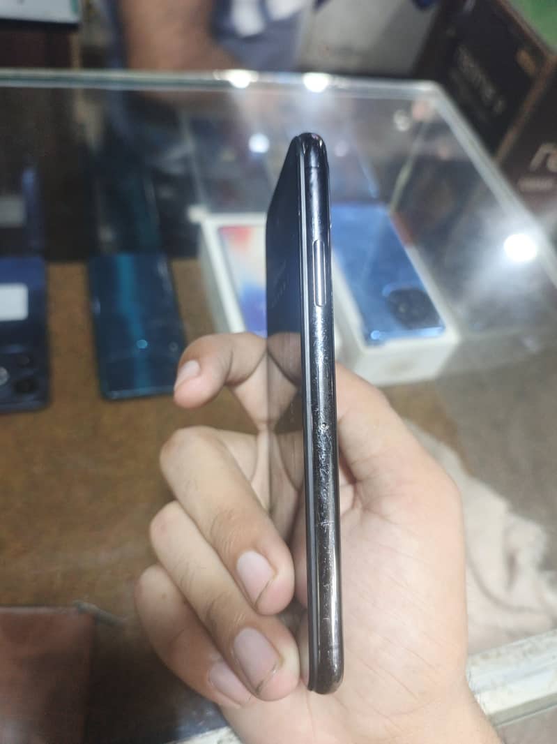 Apple iPhone X 3