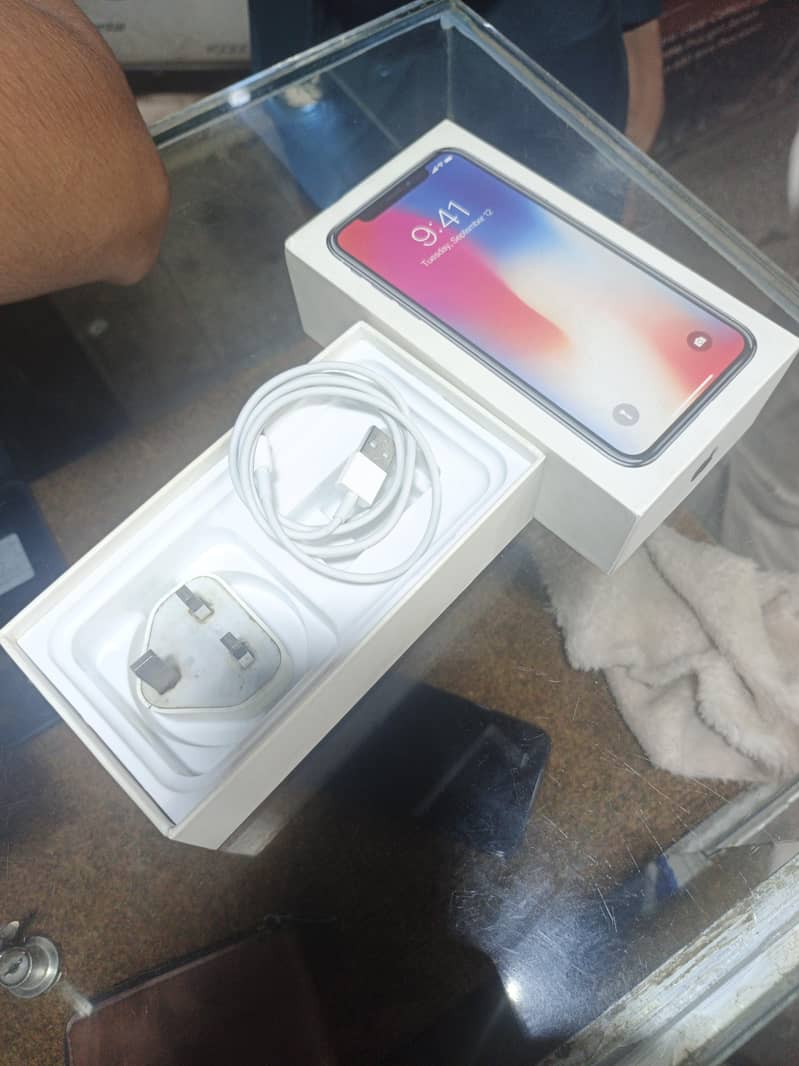 Apple iPhone X 5
