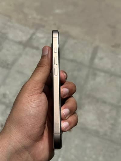 Apple iPhone 16 Pro
