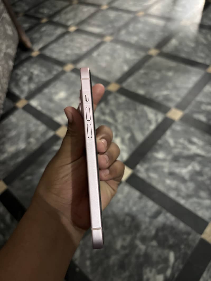 Apple iPhone 15 2