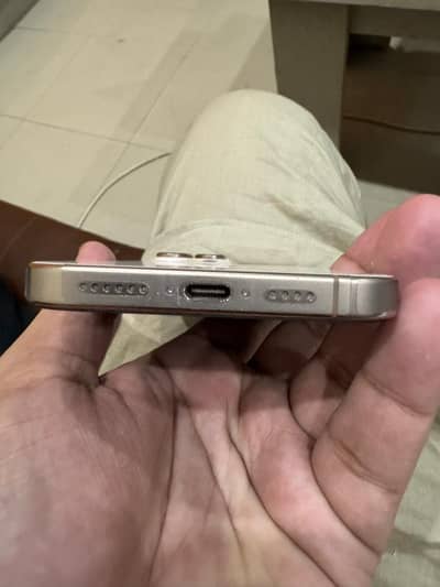 Apple iPhone 16 Pro Max