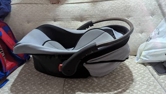 baby Cary cot + car seat